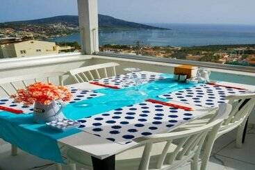 تختخواب و صبحانه Marquis Blue