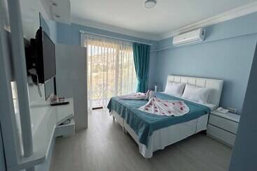 تختخواب و صبحانه Marquis Blue