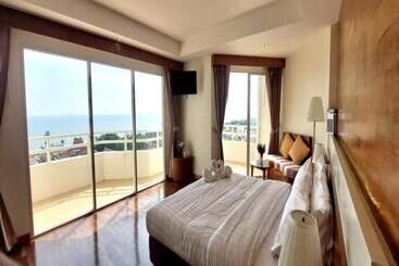 هتل Welcome Jomtien Sea View