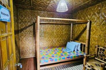 هاستل Ezekiel S Native Inn