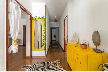 تختخواب و صبحانه Cmlove Purple Room