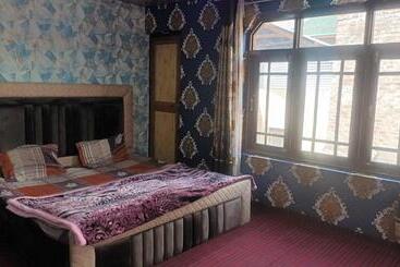 בית מלון כפרי O Bareen Home Stay