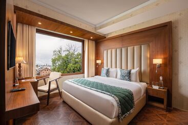 هتل Welcomheritage Grand, Srinagar