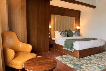 هتل Welcomheritage Grand, Srinagar