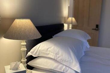 Moulton Lawn House B&b