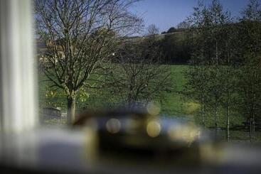 Moulton Lawn House B&b