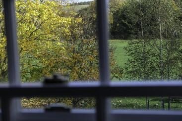 Moulton Lawn House B&b