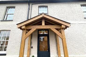Moulton Lawn House B&b