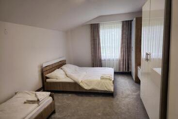پانسیون Guest House Star Gate