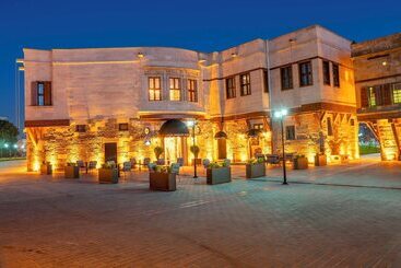 هتل Four Mansions