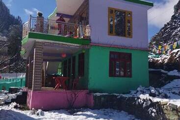هتل Gyans Palace Homestay