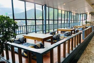 هتل Himalayan Guest House