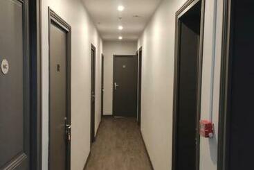 هاستل Le Palmier