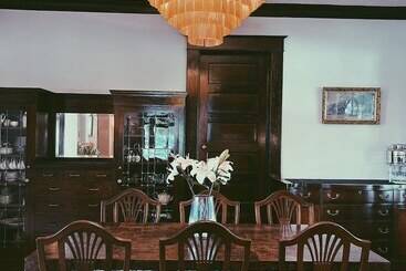 تختخواب و صبحانه Marianna Stoltz House