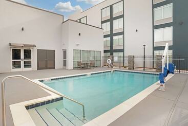 هتل Best Western Plus Mobile Inn And Suites