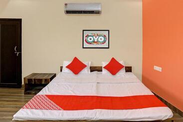 هتل Oyo Flagship 81328 Panjabi