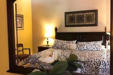 هتل Quinta Santa Cecilia