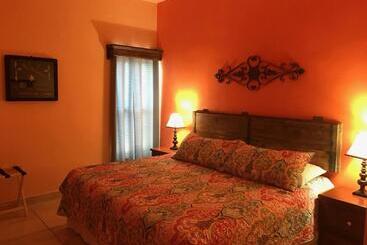 هتل Quinta Santa Cecilia