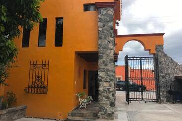هتل Quinta Santa Cecilia