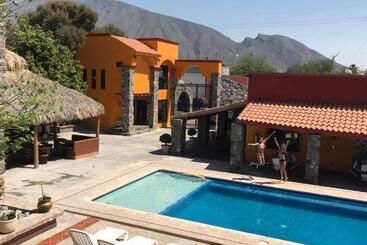 هتل Quinta Santa Cecilia
