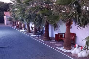 تختخواب و صبحانه Eagles Nest Self Catering Apartments