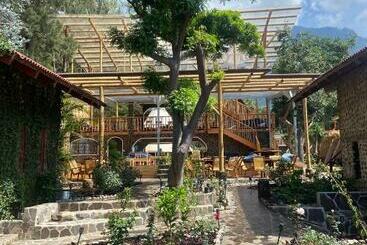 Eden Atitlan