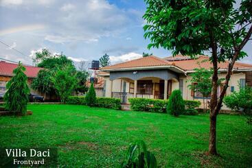 پانسیون Villa Daci
