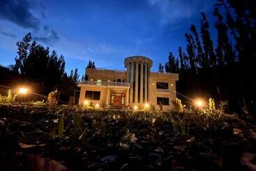 Skardu Saraye Hotel & Resort