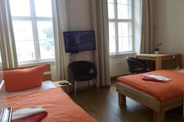 هتل Apartmentpension Am Stadtschloss