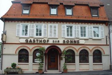 هتل Gasthof Zur Sonne