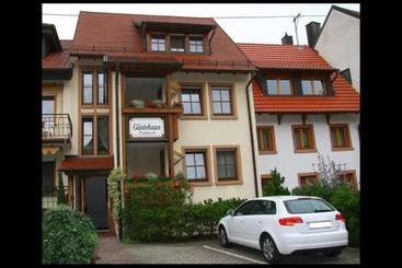 בית מלון כפרי Gästehaus Trahasch Im Adelshof
