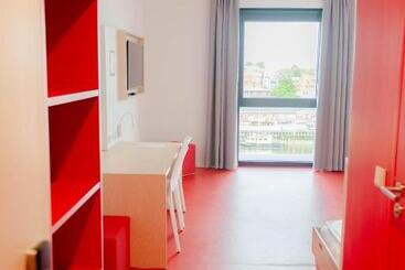 هتل Havenhostel Cuxhaven