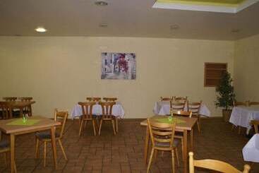 هتل Pension Lindenhof