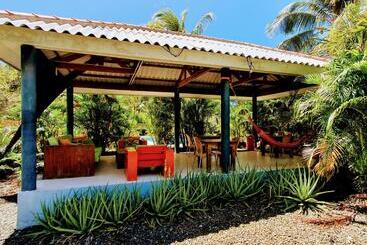 Abaai Resort B&b