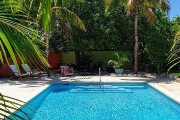 Abaai Resort B&b