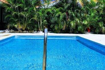 Abaai Resort B&b