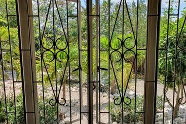 Abaai Resort B&b
