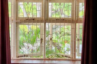 Abaai Resort B&b
