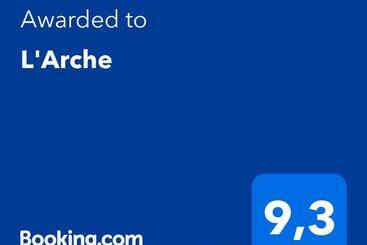 تختخواب و صبحانه L Arche