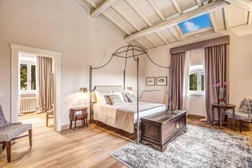 تختخواب و صبحانه Villa Mussio