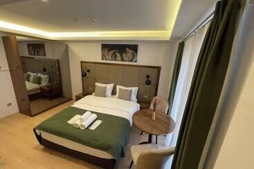 Elegance Suites