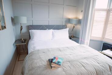 هتل The Print House Inn