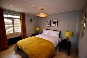 هتل The Print House Inn