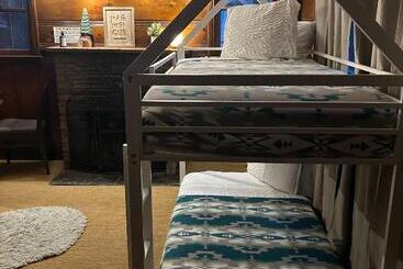 ホテル Three Pines Cabins
