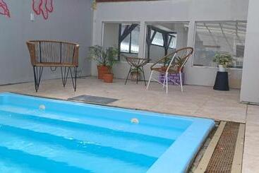 Nina Hostel