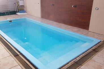 Nina Hostel