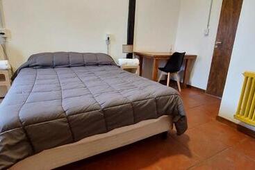 Nina Hostel