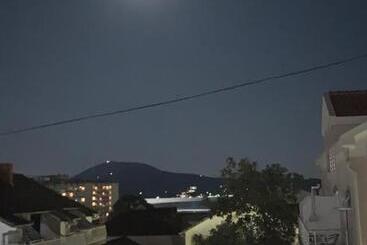 پانسیون Apartmani Srna, Igalo