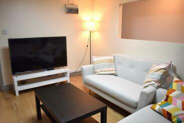 پانسیون Double Bed Room In Flat Near Birmingham City Centre
