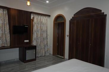 پانسیون The Orchard House   A Boutique